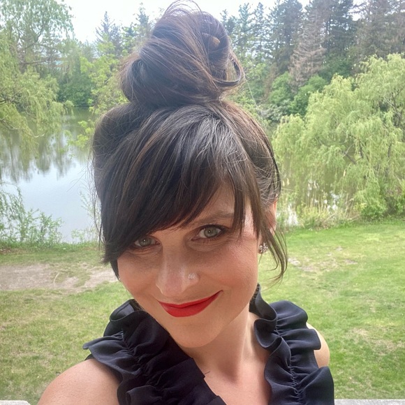 Meet your Posher, Lauren - Picture 7 of 16